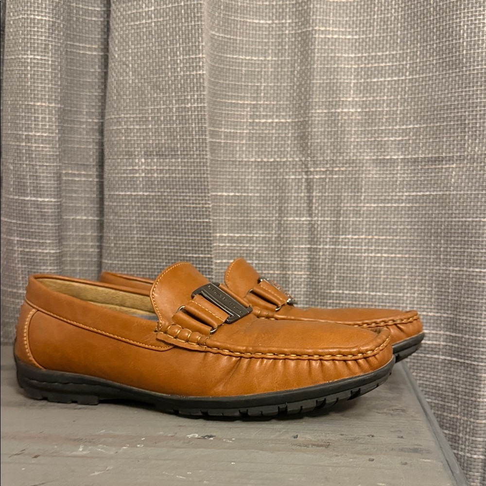 Elegant Brown Leather Loafers for Men